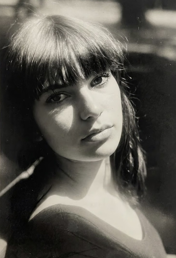 Jelena Bibić, black-and-white portrait from her modelling days